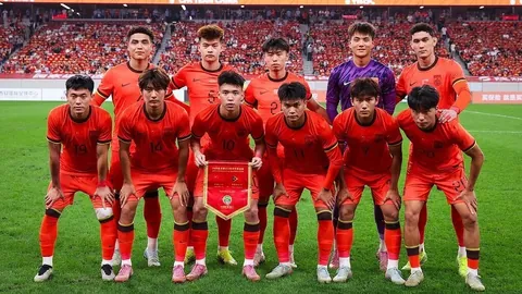 《2025中超赛季闪亮之星：卡扎伊什维利荣膺最佳球员大奖》