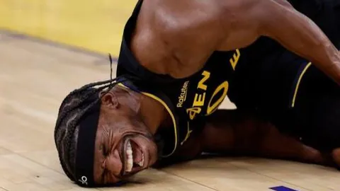 欧文与锡安闪耀，独行侠主场斩鹈鹕，连胜势头强劲启航